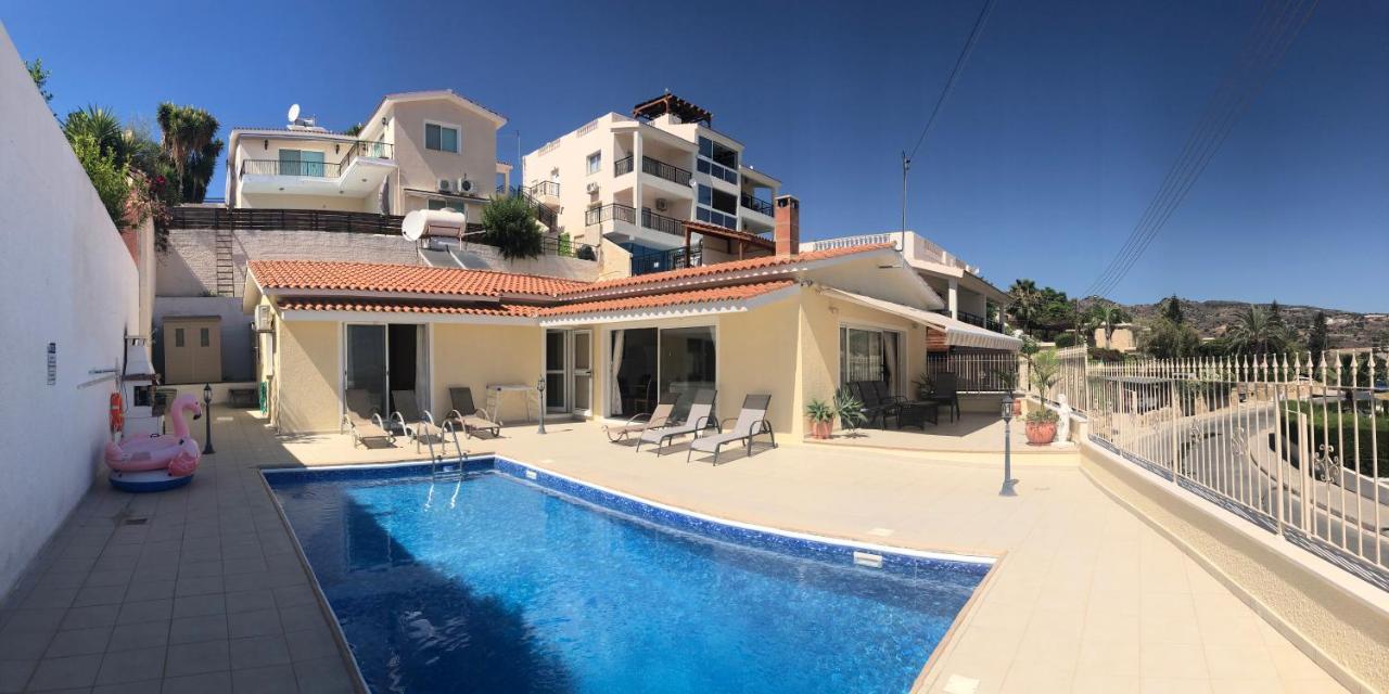 Peyia Palm Villa Paphos Exterior photo